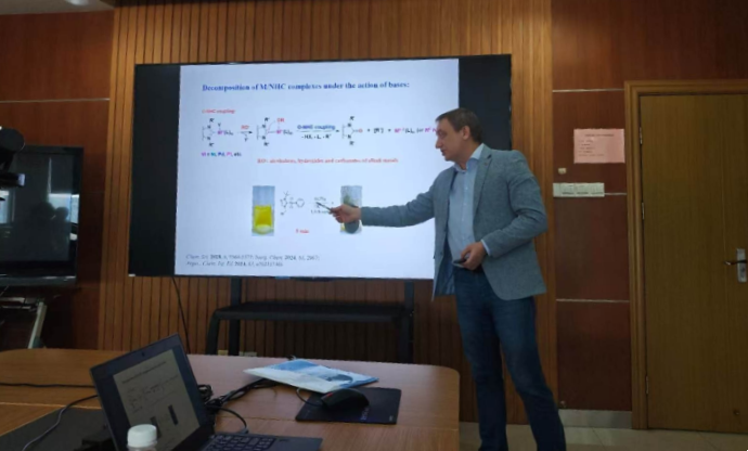 Professor Victor Chernyshev of the Skolkovo Institute of Science and Technology visits GIEC